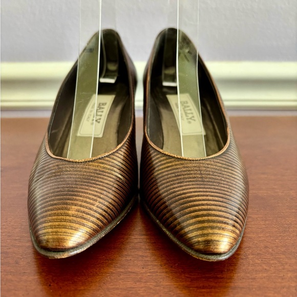 Bally Gold Brown Leather Kitten Heels EU 36 Italian Pumps